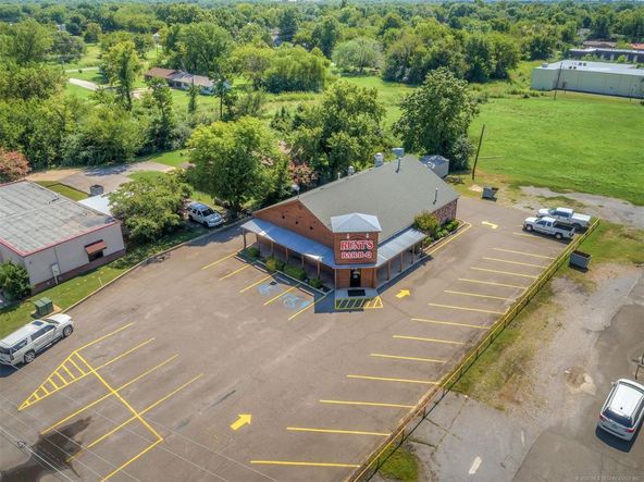 Runts BBQ: 1105 W Cherokee St, Wagoner, OK 74467